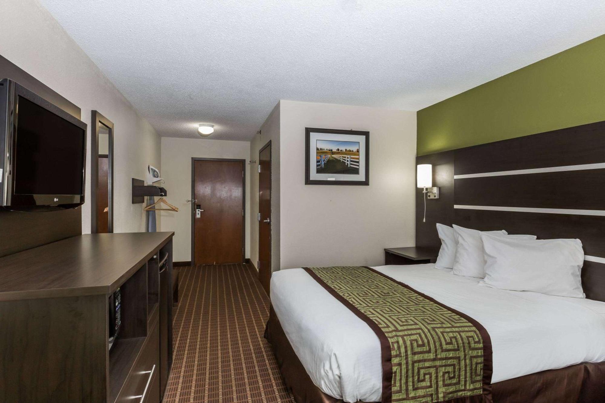 Brooks Baymont By Wyndham Louisville South I 65 מראה חיצוני תמונה